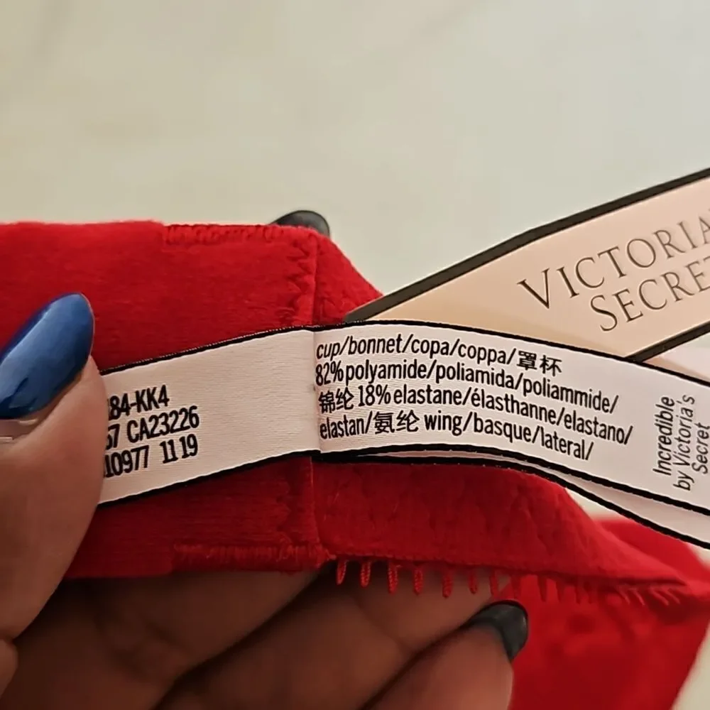 Victoria's Secret Women's Lace Underwire Lightly Padded Plunge Bra Red 32DD - Picture 13 of 16